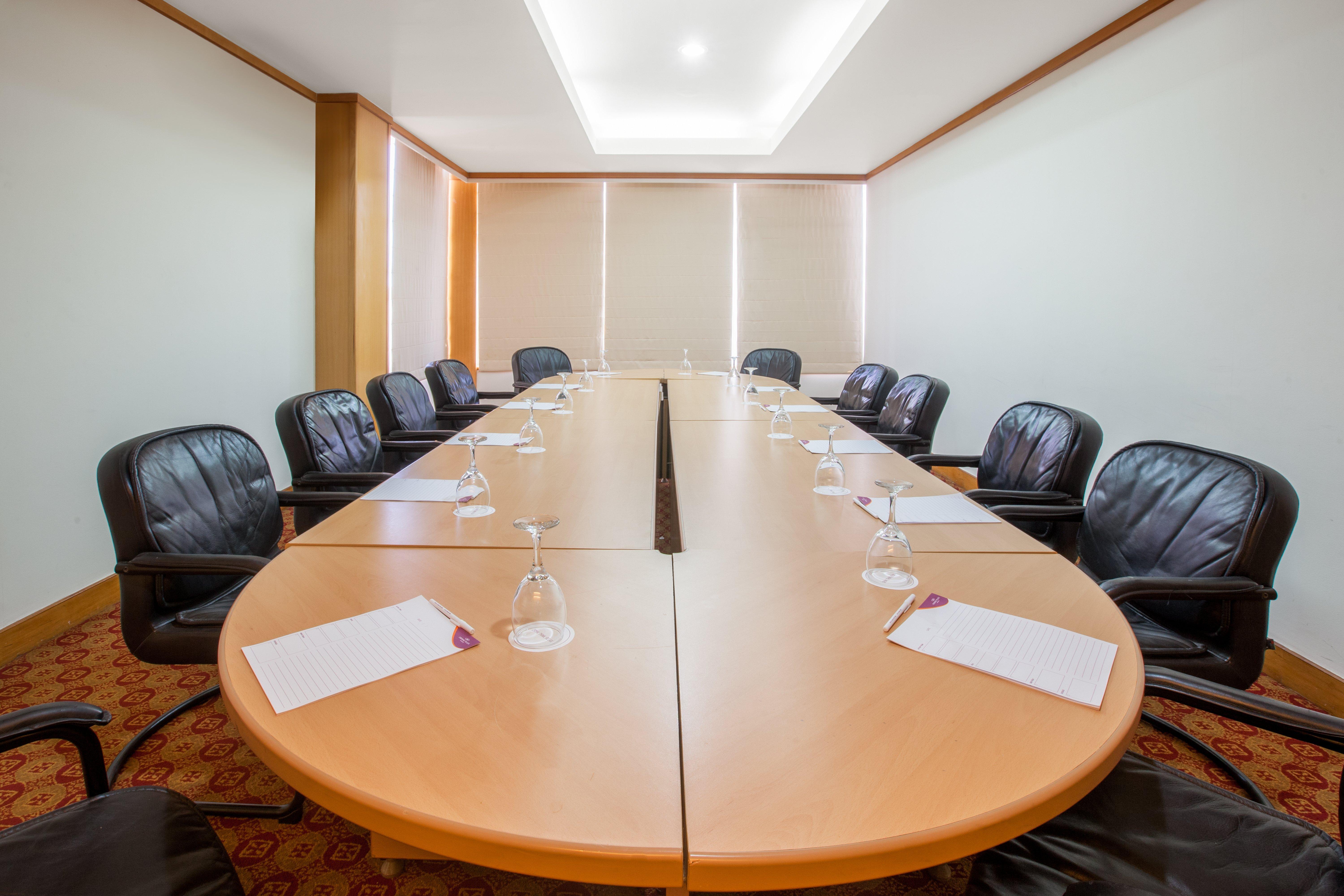 Crowne Plaza By Ihg 5*