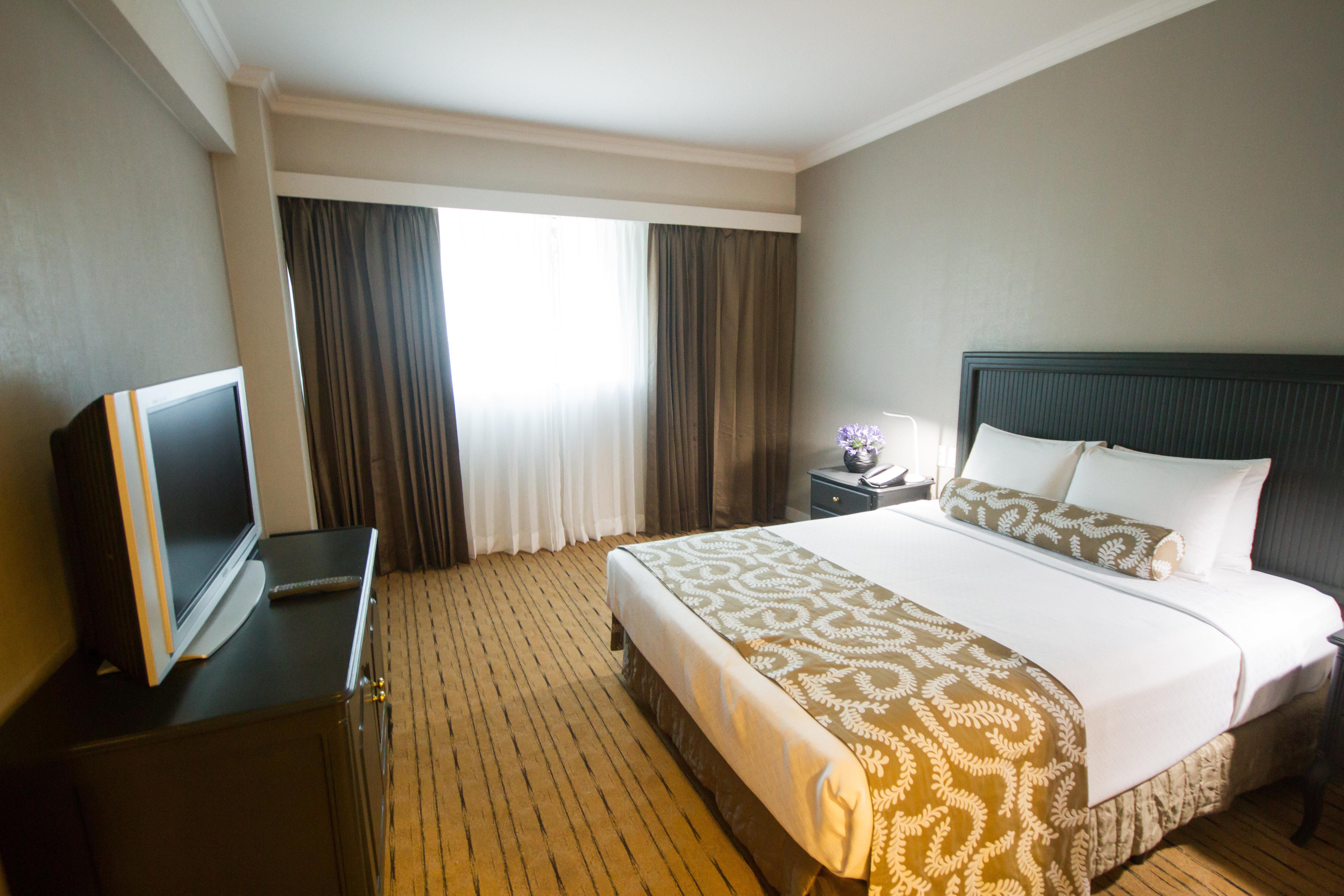 Crowne Plaza By Ihg Hotel
